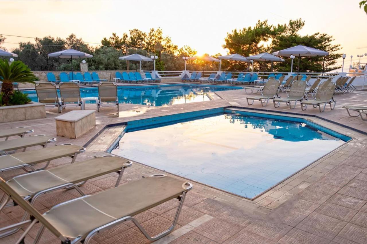 Adel Paradise Adelianos Kampos Exterior photo